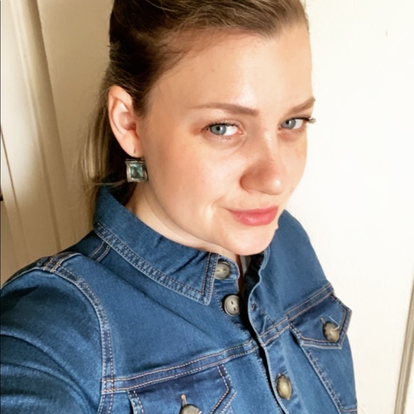 Meet the Posher Other - Meet your Posher, Lana